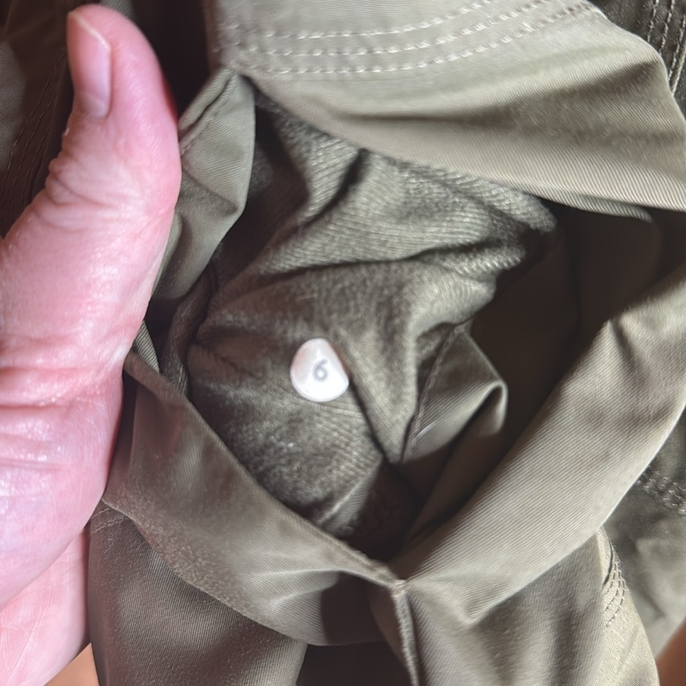 Lululemon Fo Drizzle Jacket Fatigue Green Size 6 - Picture 16 of 16